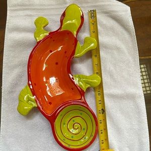 Beach fun serving dish iguana/lizard shape